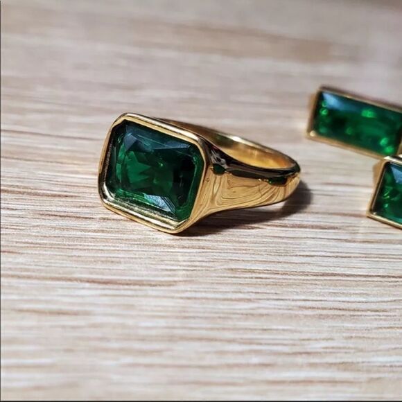 #16 NEW Beautiful Emerald Green Gold Ring Choose Size - Picture 7 of 9
